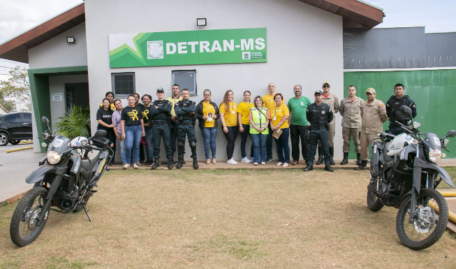 Imagem de compartilhamento para o artigo DEMUTRAN realiza blitz em alusão ao Maio Amarelo em Chapadão do Sul da MS Todo dia